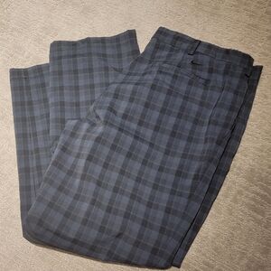 NIKE Golf Men 38x32  Black Plaid Fit Dry Stretch Poly Blend